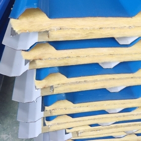 巖棉夾芯板：巖棉彩鋼板廣泛應用于許多企業